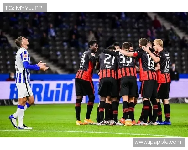 帕德博恩与法兰克福的激烈对决谁能在德甲赛场上笑到最后