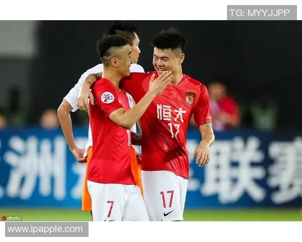 鲁能与恒大激战正酣实时比分更新及精彩瞬间回顾