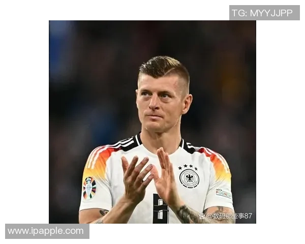 克罗斯:从中场指挥官到足球传奇的成长之路与辉煌成就解析 克罗斯:从中场指挥官到足球传奇的成长之路与辉煌成就解析