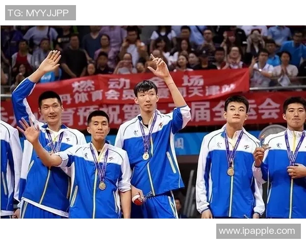 辽宁男篮与新疆队全运会精彩对决展现篮球魅力与团队精神 辽宁男篮与新疆队全运会精彩对决展现篮球魅力与团队精神