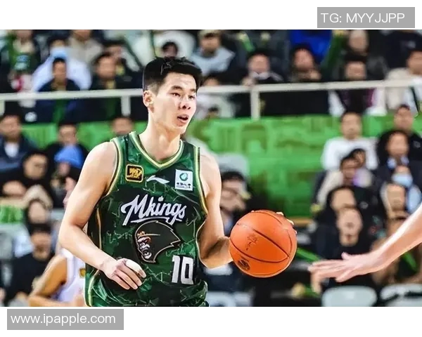 郭昊文：从篮球新星到职业生涯的辉煌蜕变之路